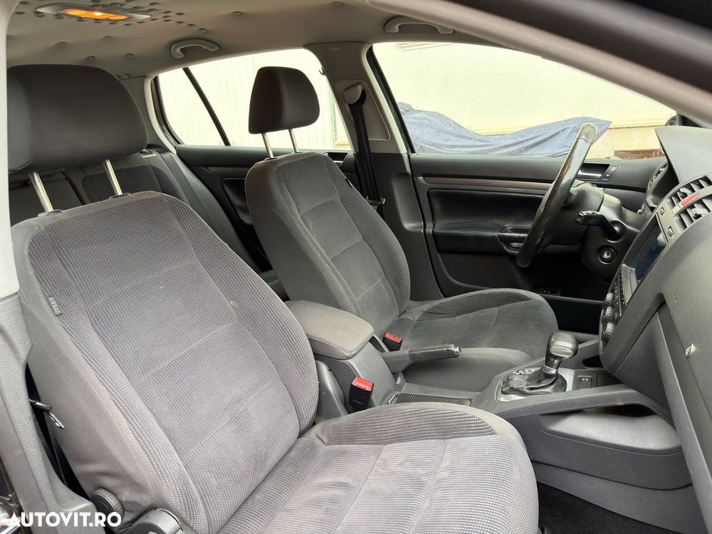 Volkswagen Golf 2.0 TDI Comfortline DSG - 9