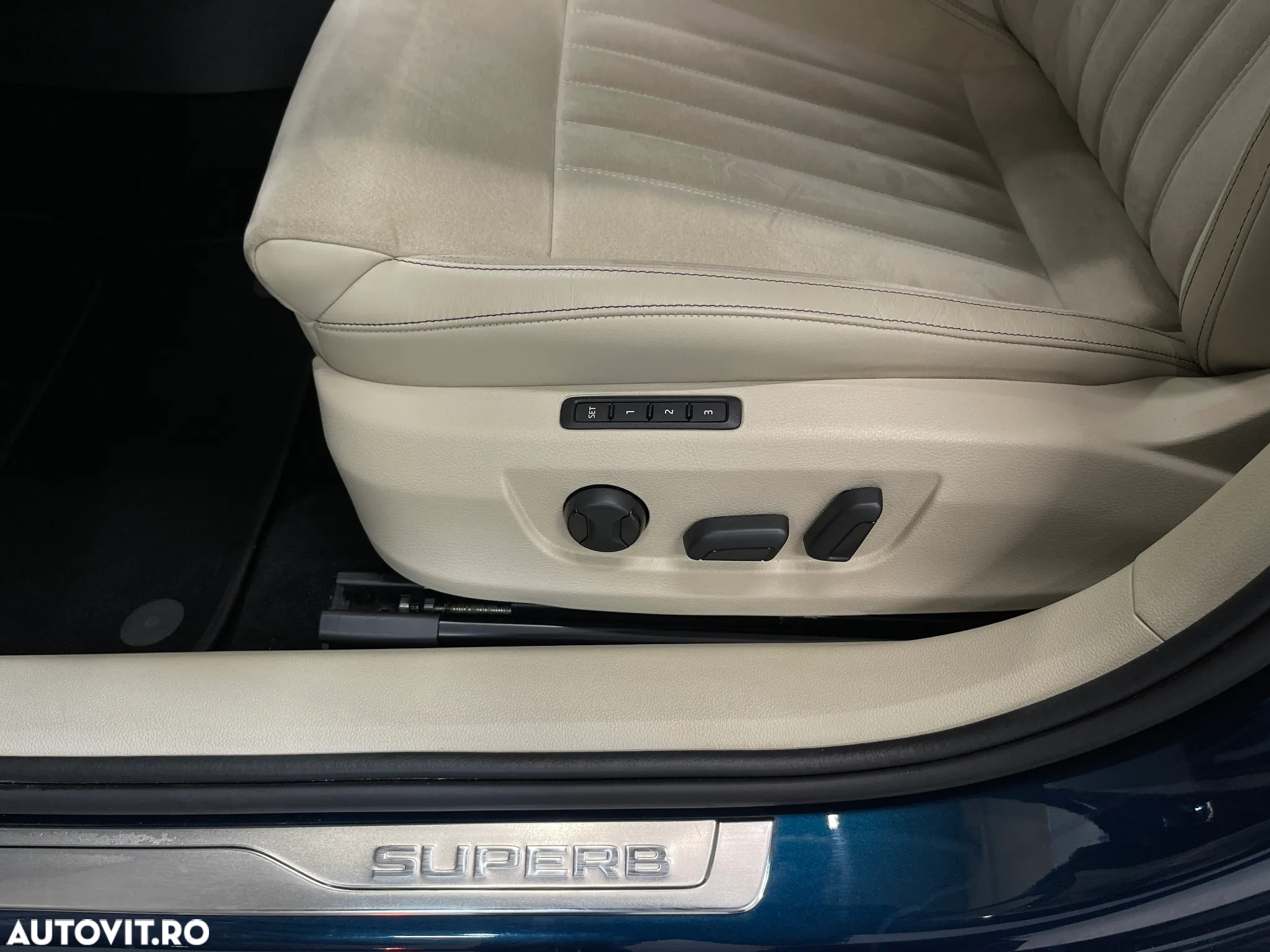 Skoda Superb 2.0 TDI DSG Style - 27