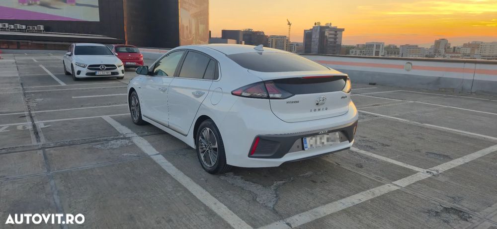Hyundai IONIQ 1.6 141CP Exclusive - 8