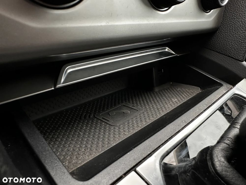 Volkswagen Passat 1.6 TDI (BlueMotion Technology) DSG Comfortline - 31