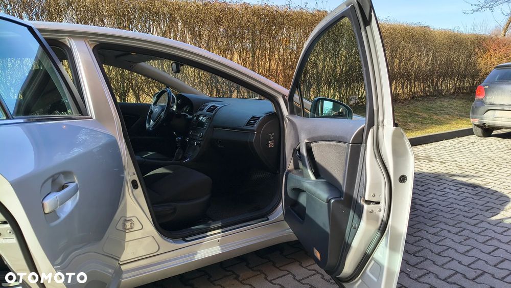 Toyota Avensis 1.8 Sol plus - 18