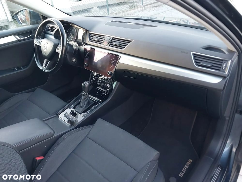 Skoda Superb 2.0 TDI DSG Ambition - 12