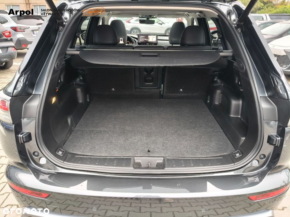 Mitsubishi Outlander - 32