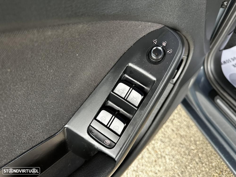 Audi A4 2.0 TDI Advance - 19