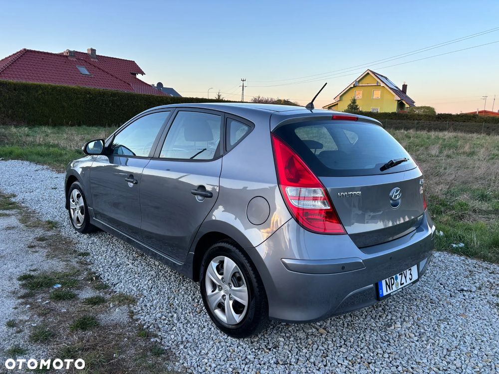 Hyundai i30 1.6 CRDi FIFA WM Edition - 13