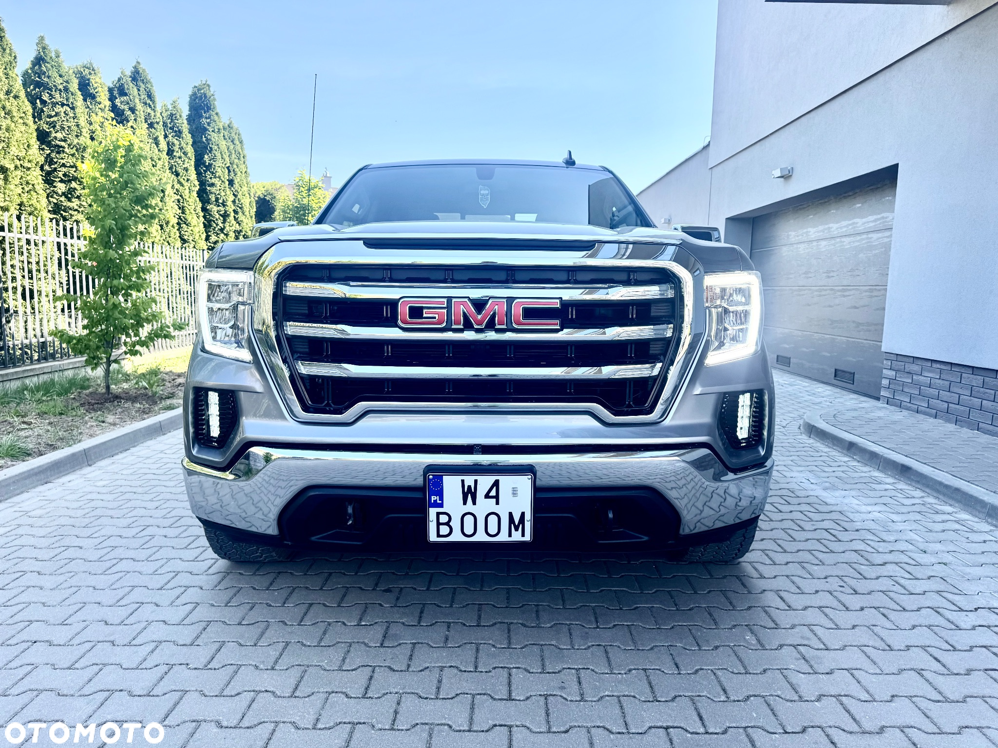 GMC Sierra - 2