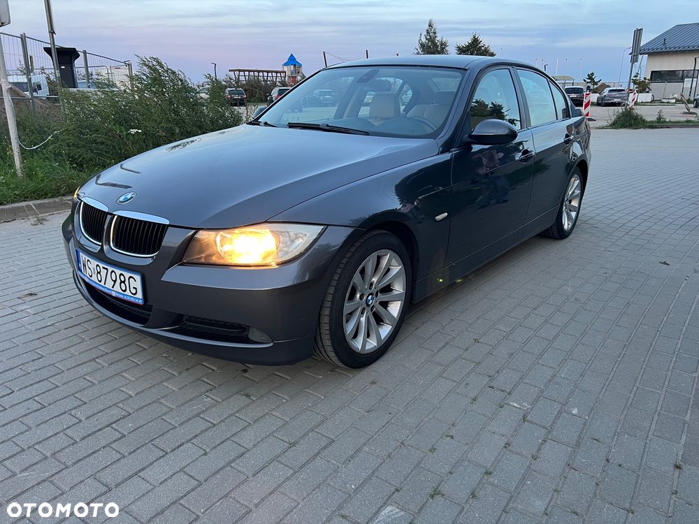 BMW Seria 3 318i - 1
