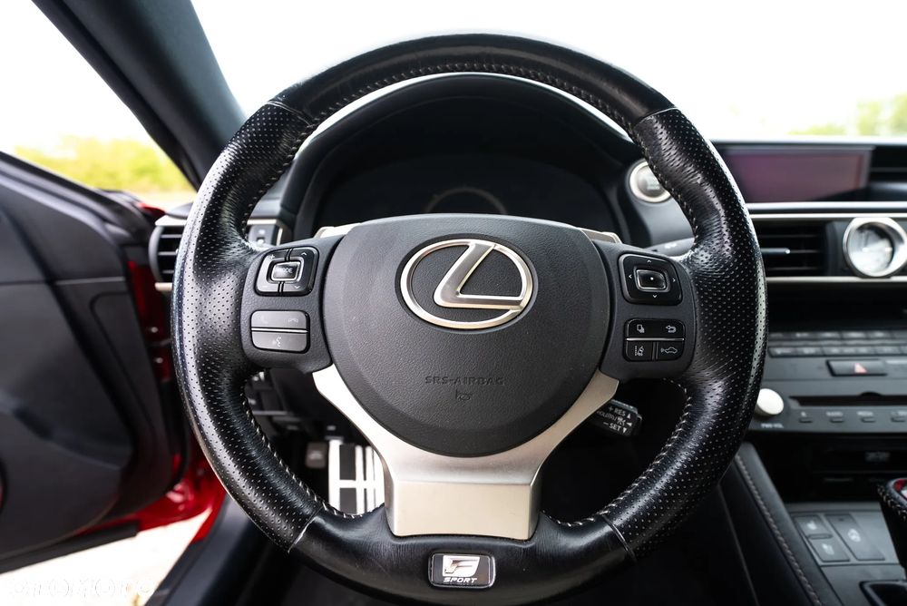 Lexus RC - 10
