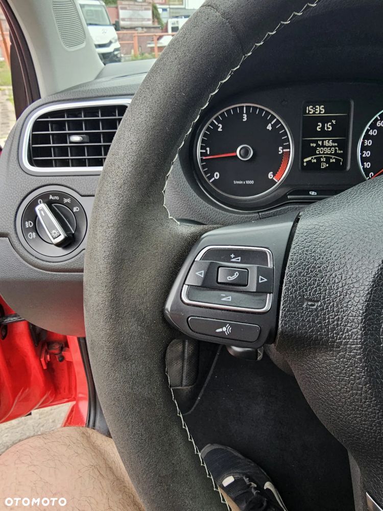 Volkswagen Polo 1.6 TDI Highline - 24