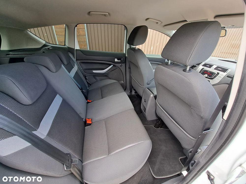 Ford Kuga 2.0 TDCi Titanium - 8