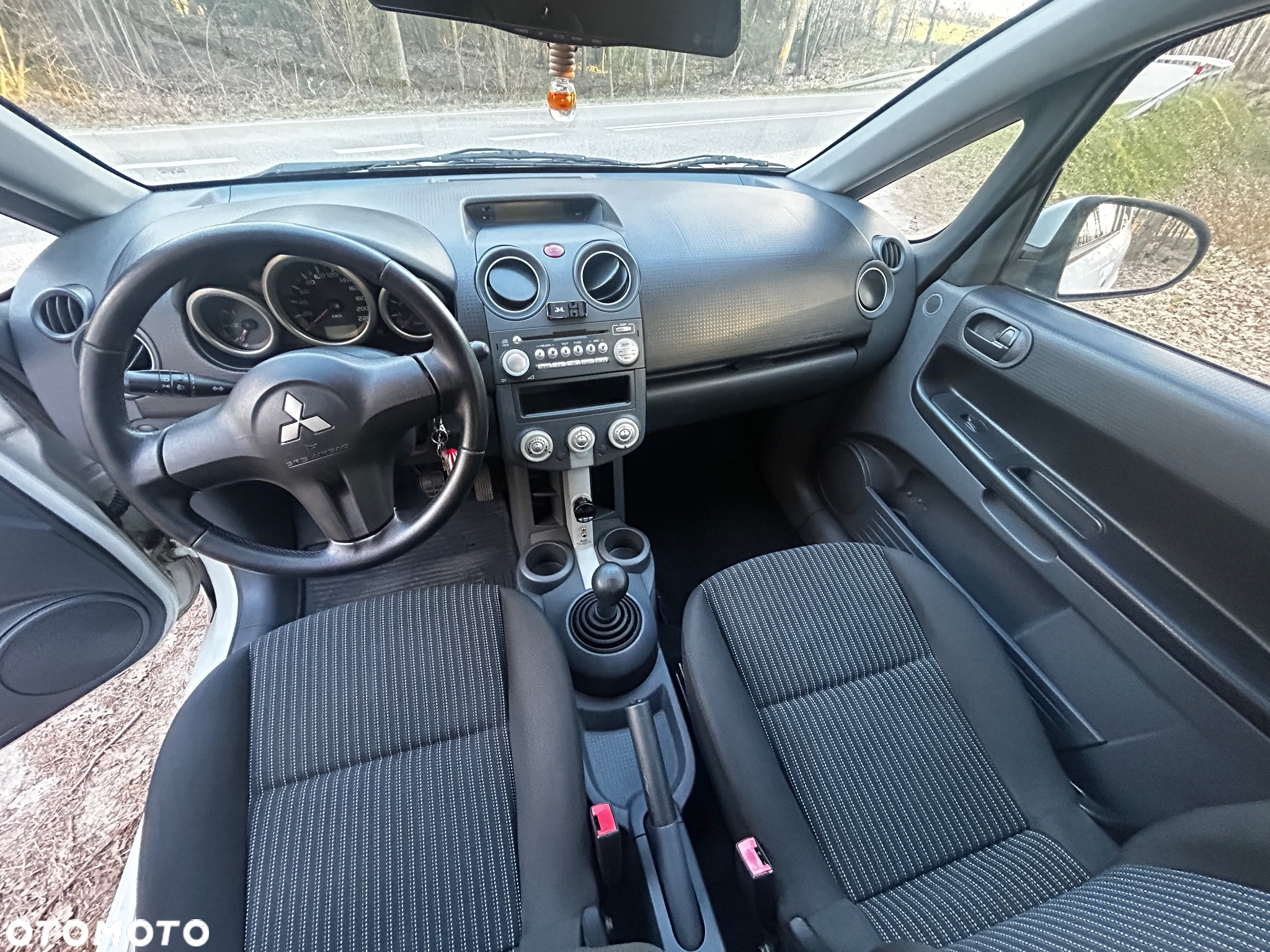Mitsubishi Colt - 6