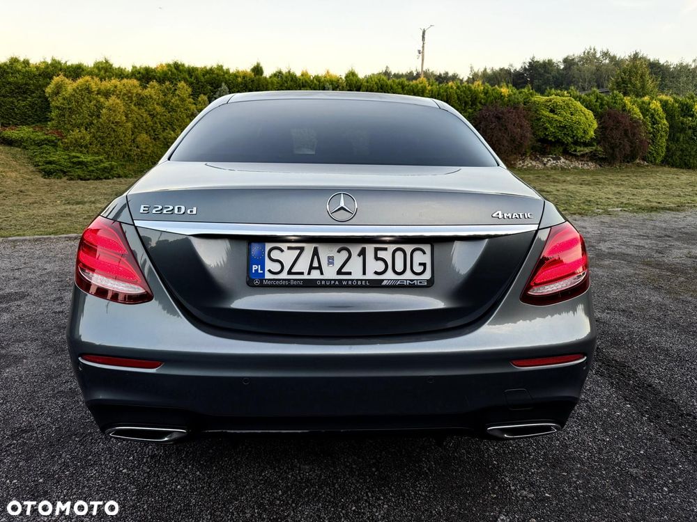 Mercedes-Benz Klasa E 220 d 4-Matic 9G-TRONIC - 13