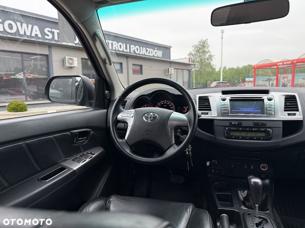 Toyota Hilux - 14