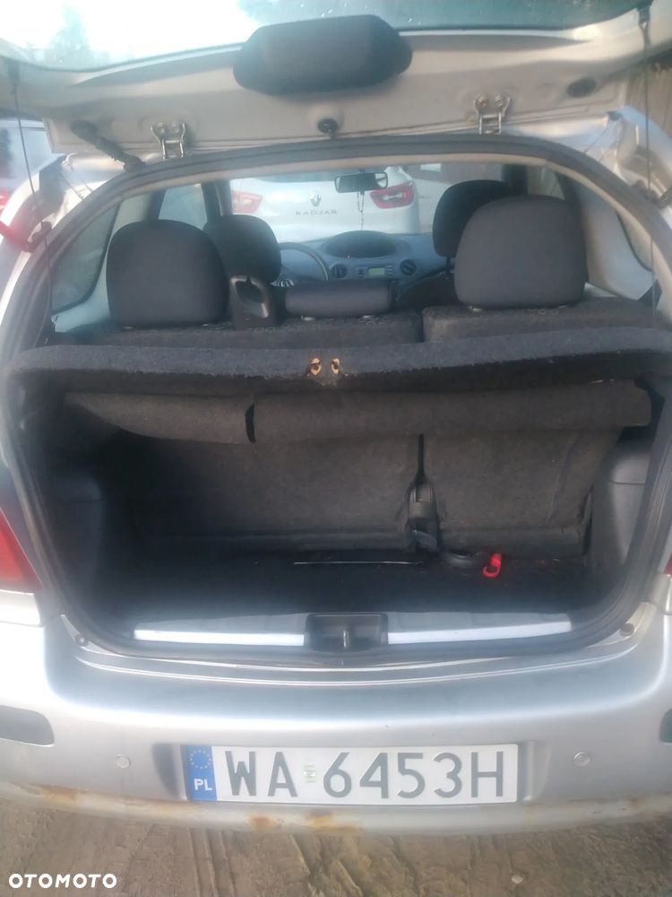 Toyota Yaris 1.3 Luna - 4