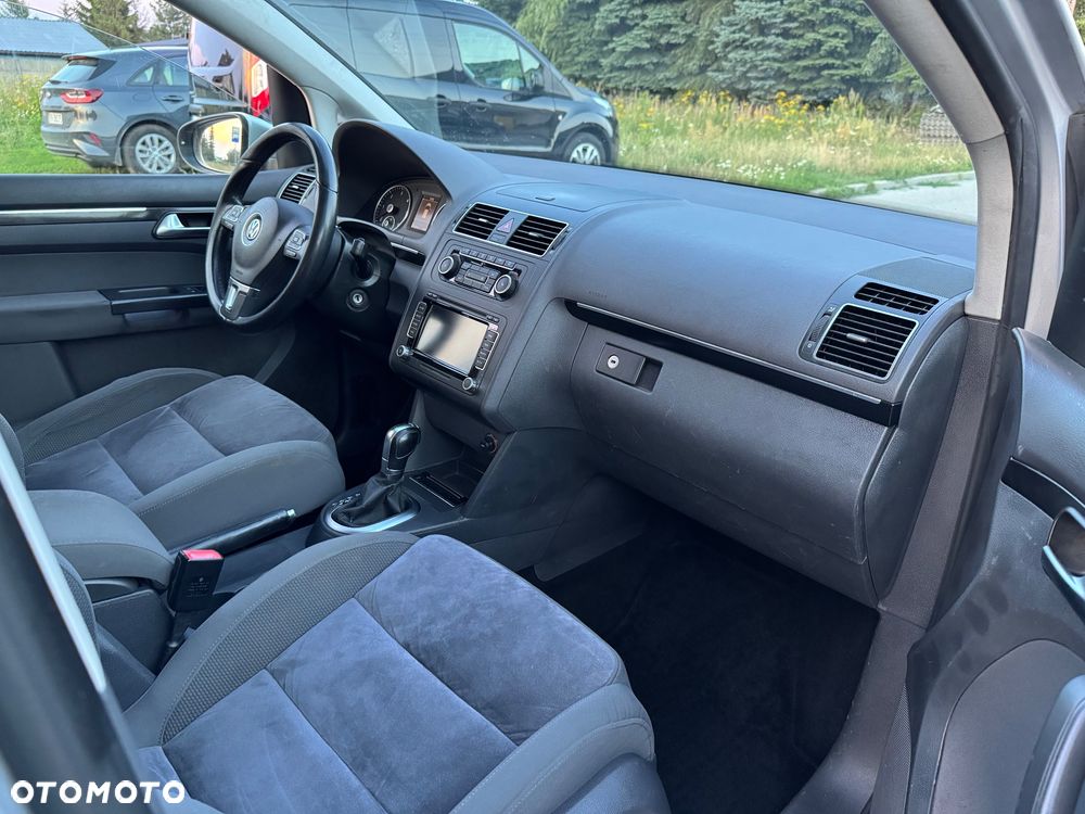 Volkswagen Touran 2.0 TDI DPF Highline DSG - 16