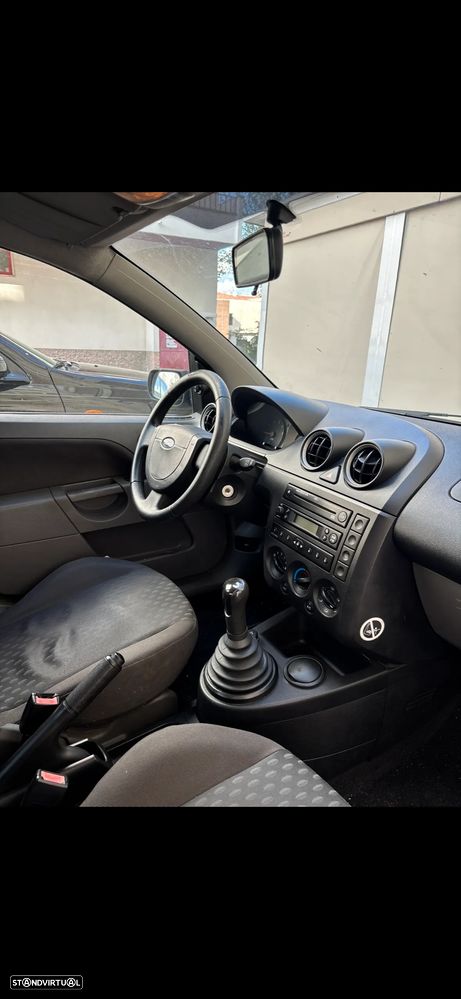 Ford Fiesta - 7