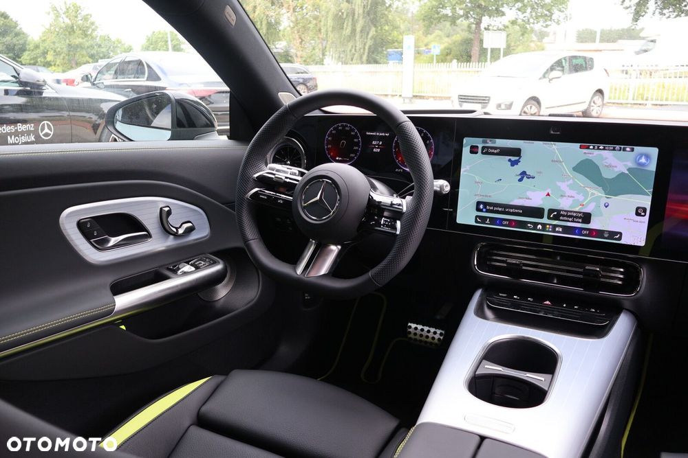 Mercedes-Benz CLA - 13
