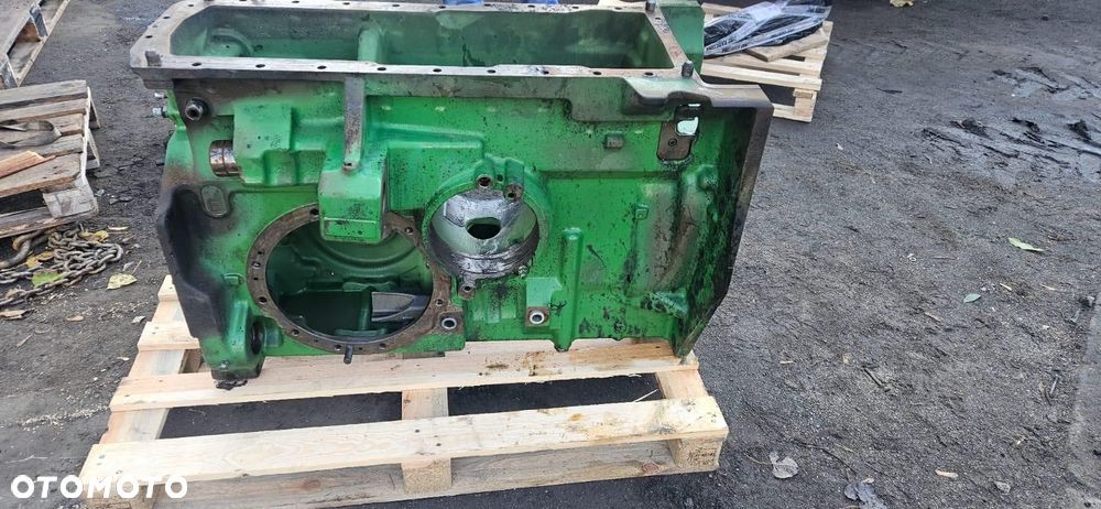 John Deere 8295R 8320R 8235R - skrzynka obudowa R312872 - 4