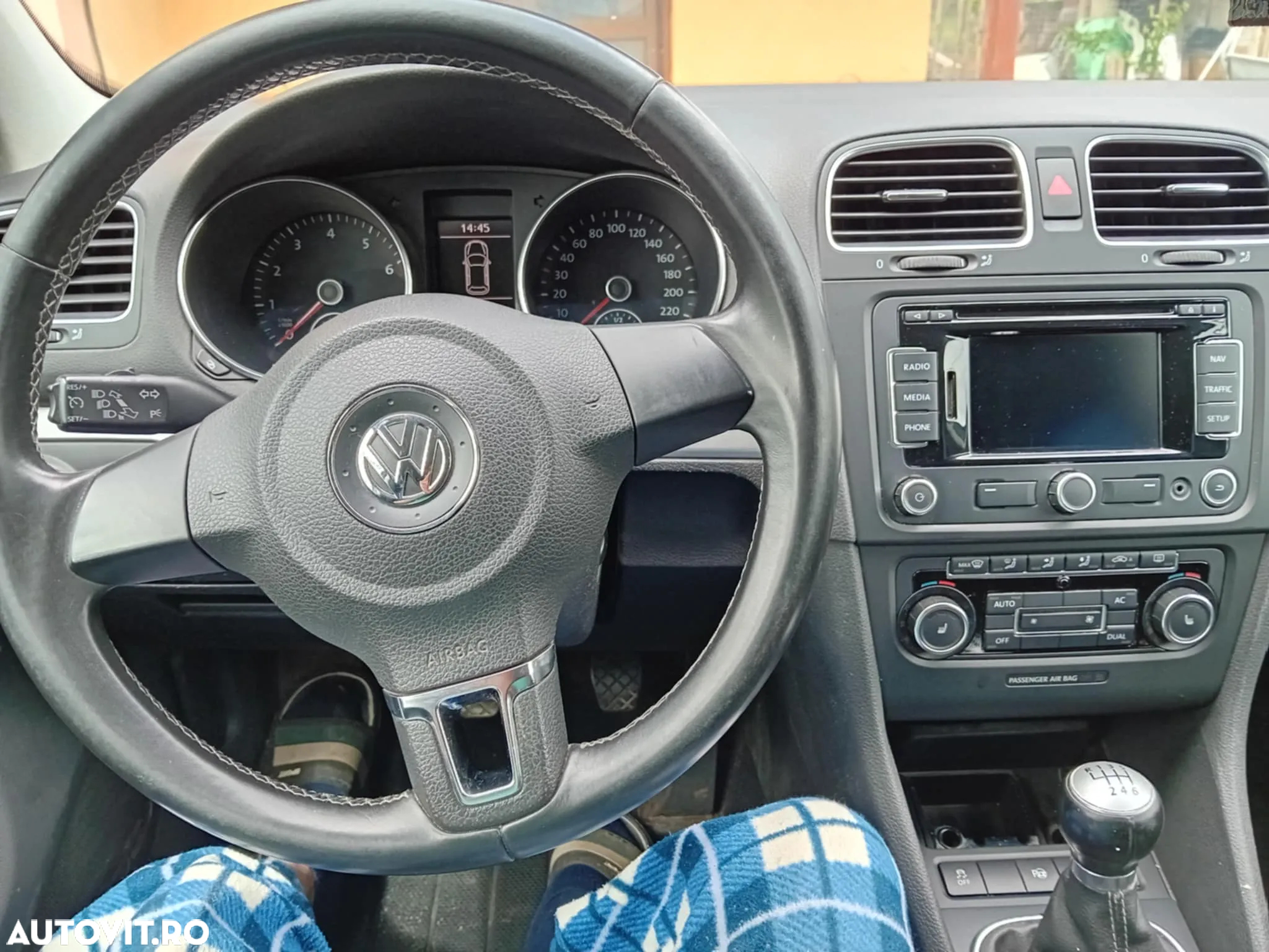 Volkswagen Golf - 16