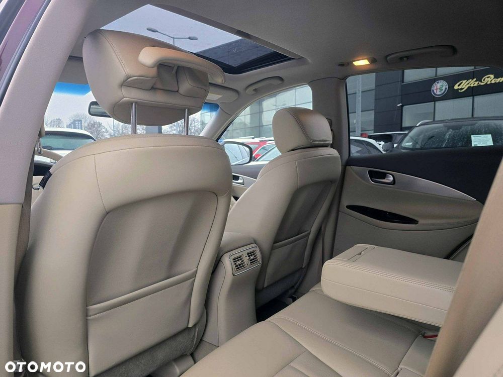 Infiniti QX50 - 23