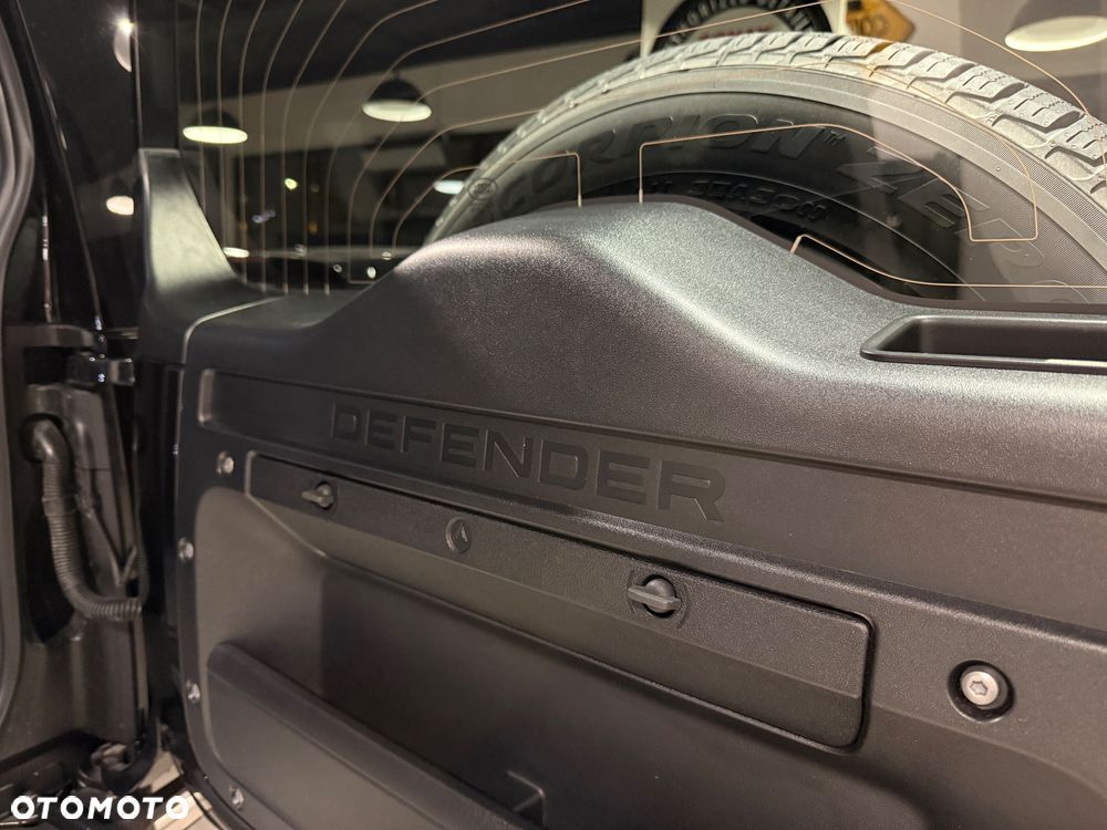 Land Rover Defender 3.0 D300 mHEV HSE - 25