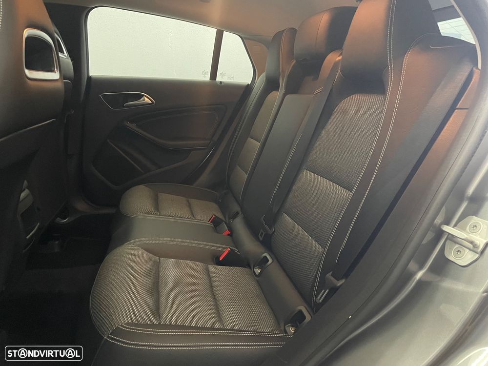 Mercedes-Benz CLA 180 d Shooting Brake Urban Aut. - 12