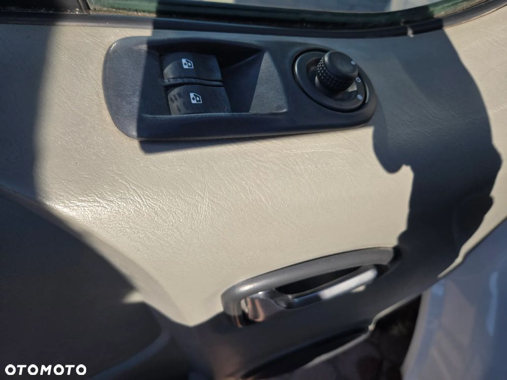 Opel VIVARO - 19