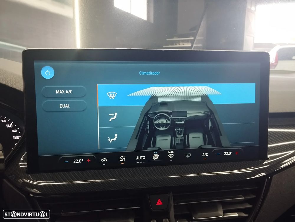 Ford Focus 1.0 EcoBoost MHEV ST-Line - 28