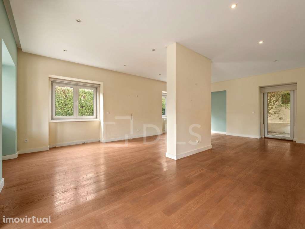 Apartamento T2, próximo do mar, no Estoril - Grande imagem: 3/44