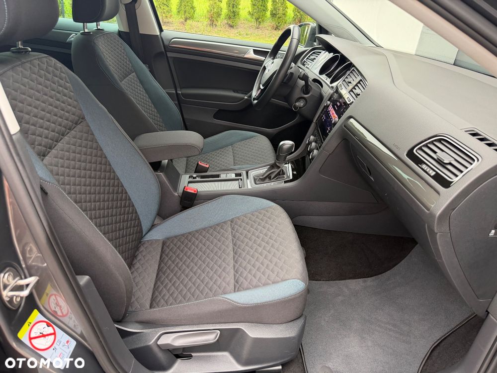 Volkswagen Golf 1.5 TSI BMT Evo IQ Drive DSG - 19