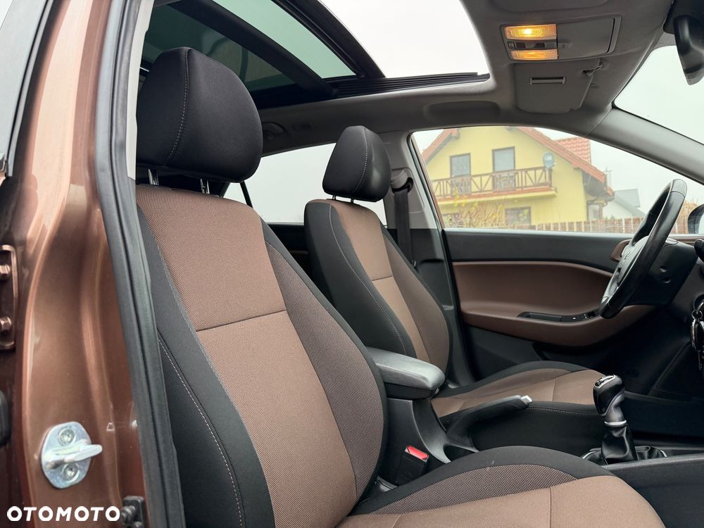 Hyundai i20 1.1 CRDi Intro Edition - 31