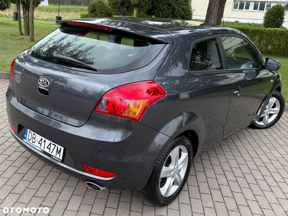 Kia Ceed 1.4 CVVT Dream Team Edition - 24