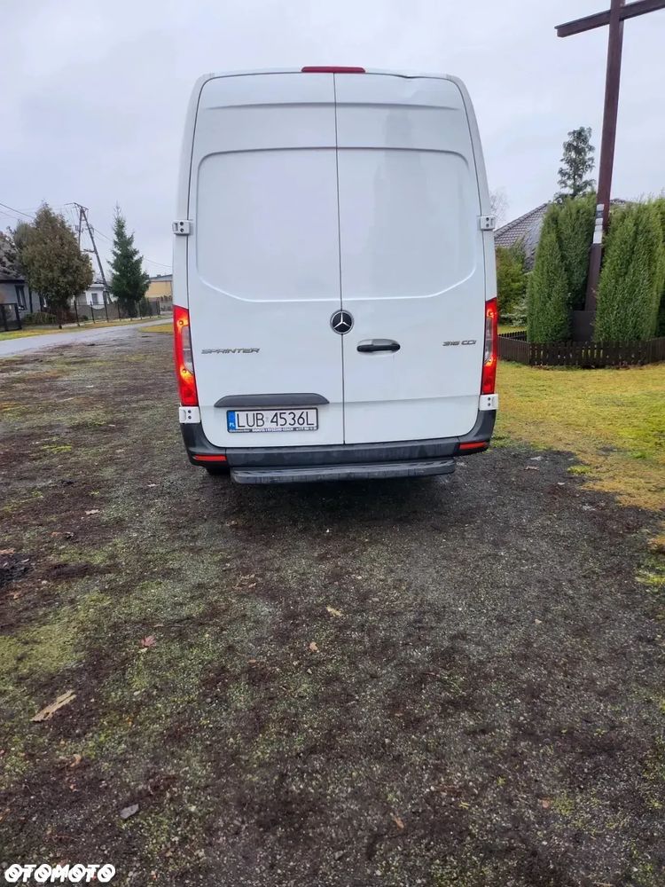 Mercedes-Benz Sprinter - 4
