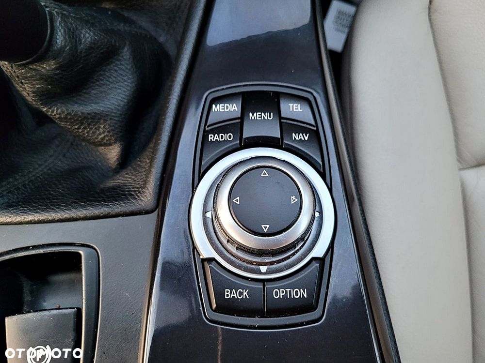BMW Seria 5 520d Luxury Line - 25