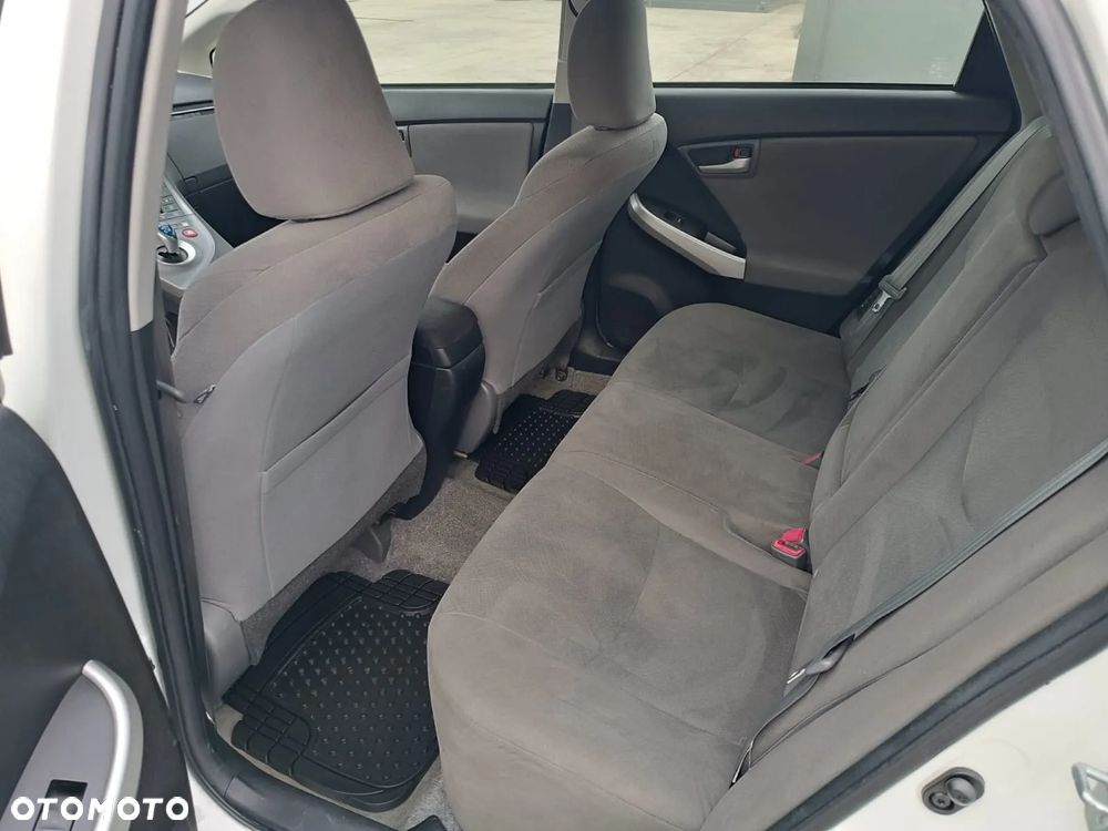 Toyota Prius - 13