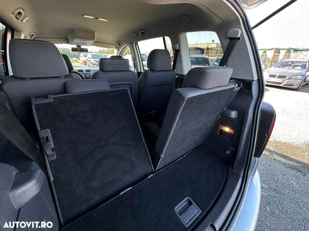 Volkswagen Touran 1.9 TDI United - 17