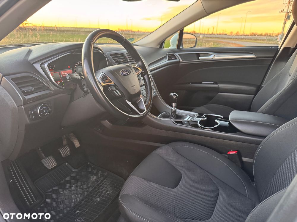 Ford Mondeo 2.0 EcoBlue Titanium - 36