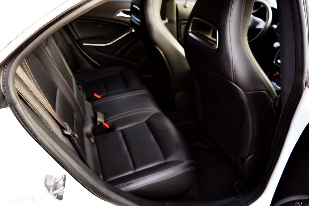 Mercedes-Benz CLA 250 4Matic 7G-DCT AMG Line - 6