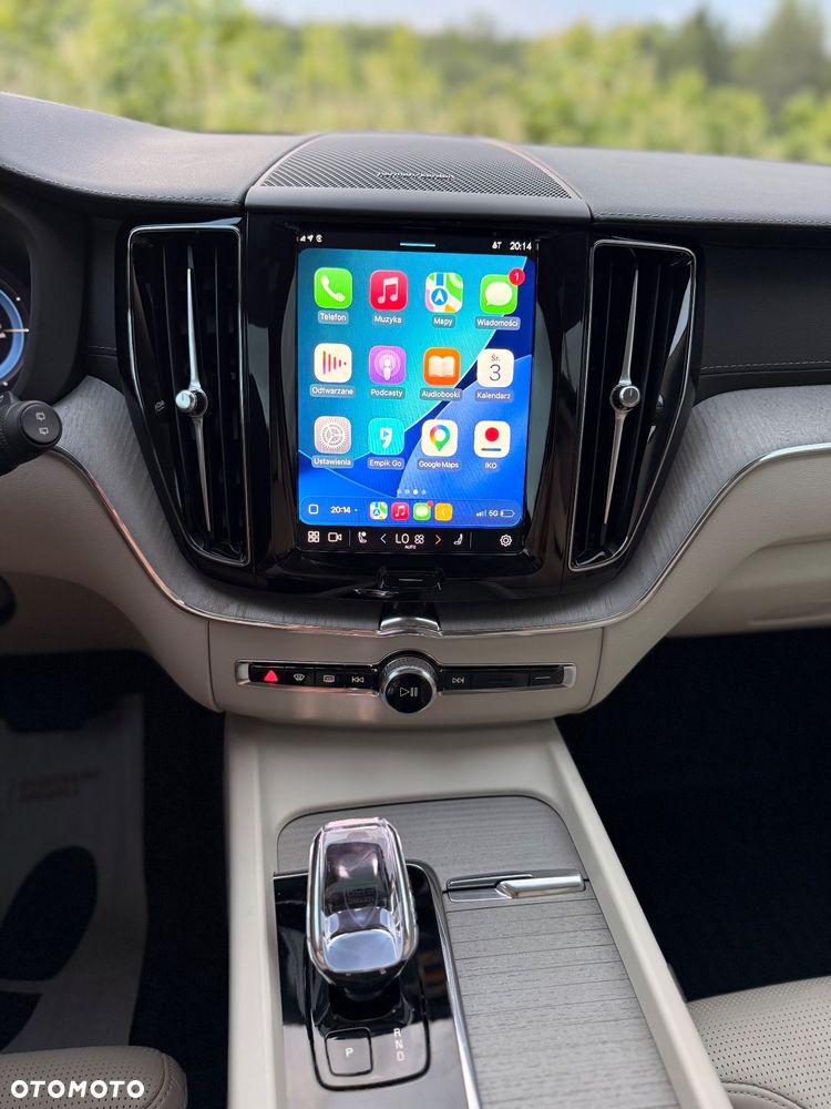Volvo XC 60 T8 Plug-In Hybrid AWD Ultra Dark - 19