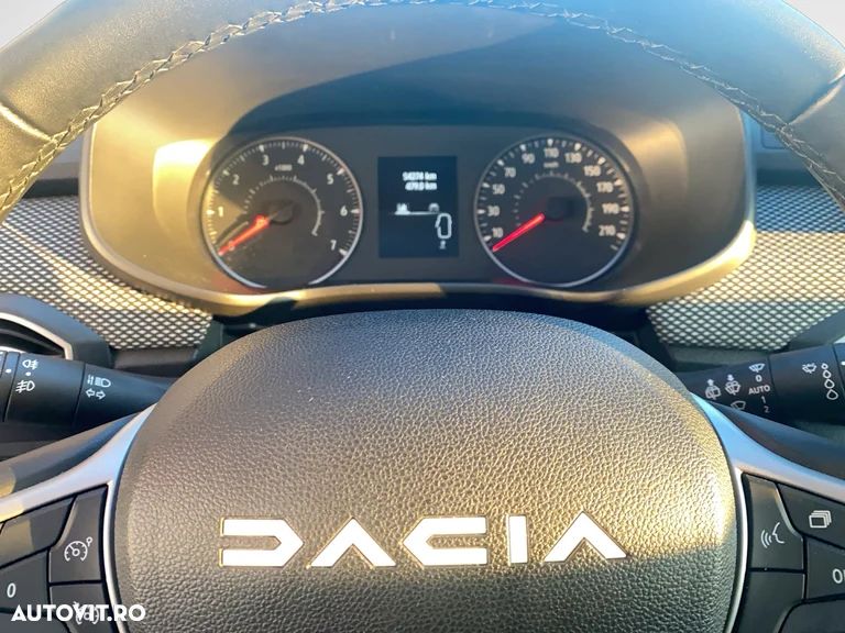 Dacia Sandero TCe 90 MT5 Expression - 11