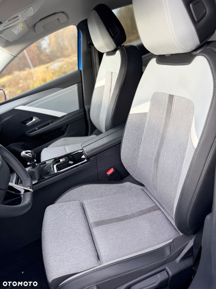 Opel Astra 1.2 T Elegance S&S - 7