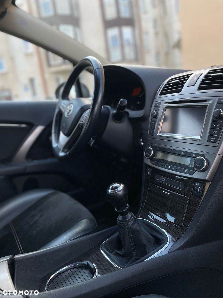 Toyota Avensis 1.8 Premium - 5