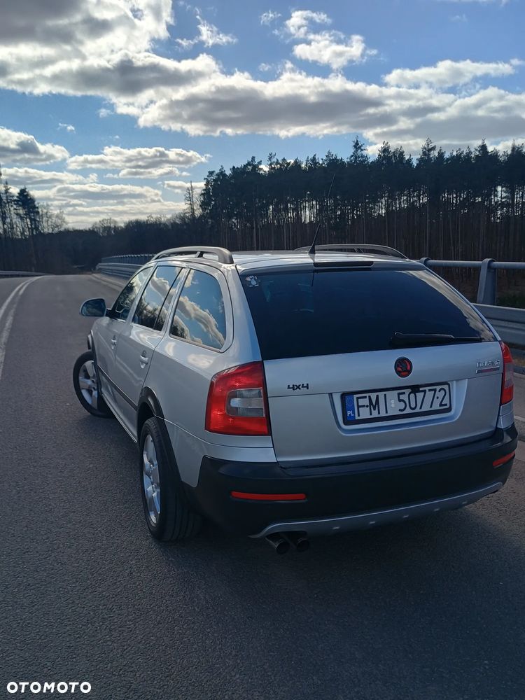 Skoda Octavia 2.0 TDI DPF 4x4 L&K - 6