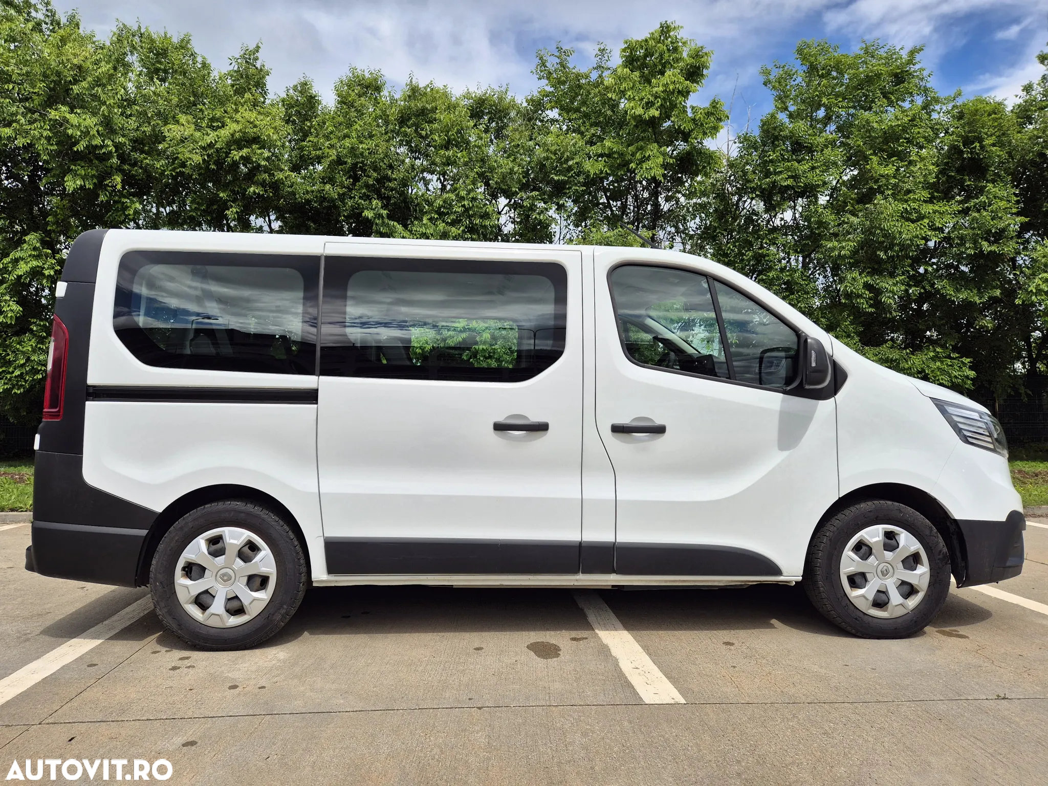Renault Trafic Combi 2.0 Blue dCi 110 S&S L1 8+1 Life - 6