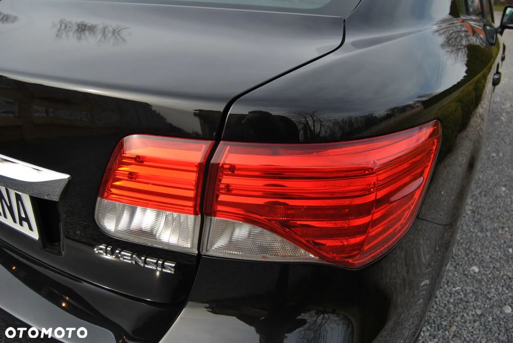 Toyota Avensis 1.6 Sol - 22