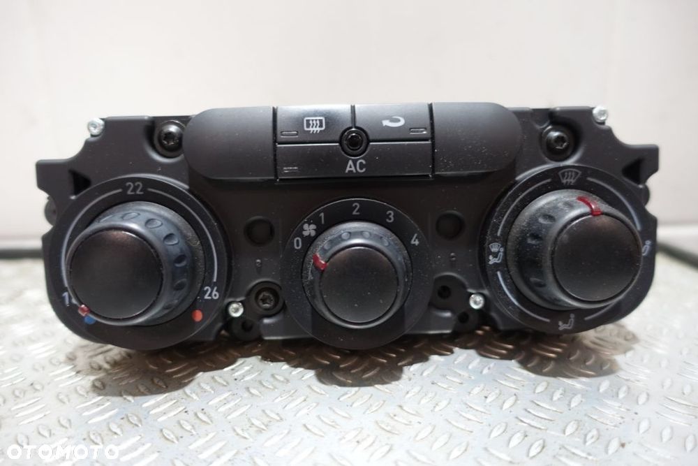 SEAT LEON II 04-09r PANEL KLIMATYZACJI - 1