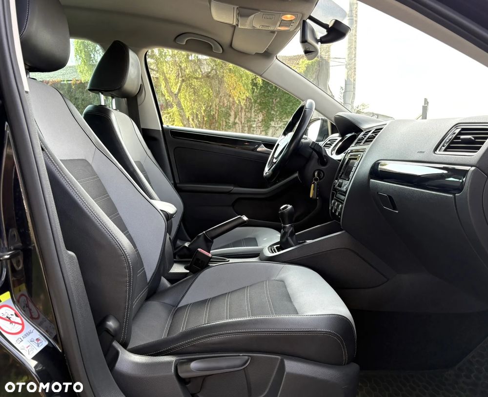 Volkswagen Jetta 1.4 TSI BMT Highline - 27