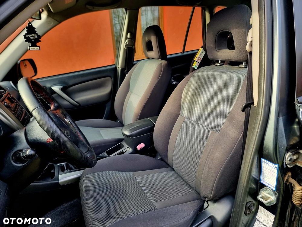 Toyota RAV4 D-4D 4x4 - 22