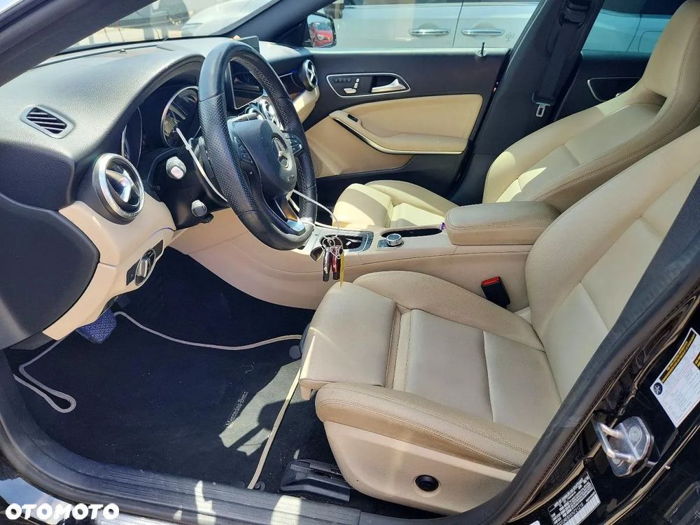 Mercedes-Benz CLA 250 4Matic 7G-DCT - 8