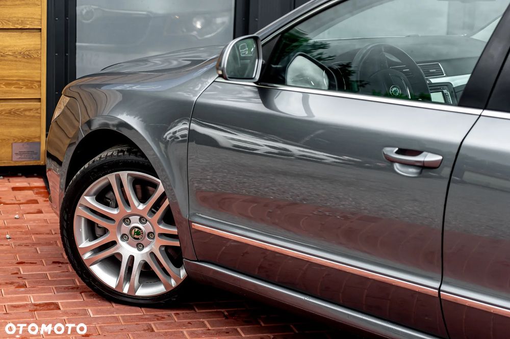 Skoda Superb 3.6 V6 4x4 DSG Elegance - 8